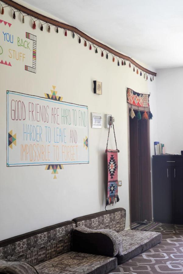 Bed and Breakfast Happy Bedouin House Petra Al Hayy Exterior foto