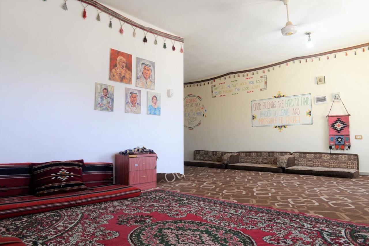 Bed and Breakfast Happy Bedouin House Petra Al Hayy Exterior foto