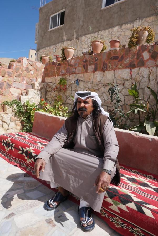 Bed and Breakfast Happy Bedouin House Petra Al Hayy Exterior foto