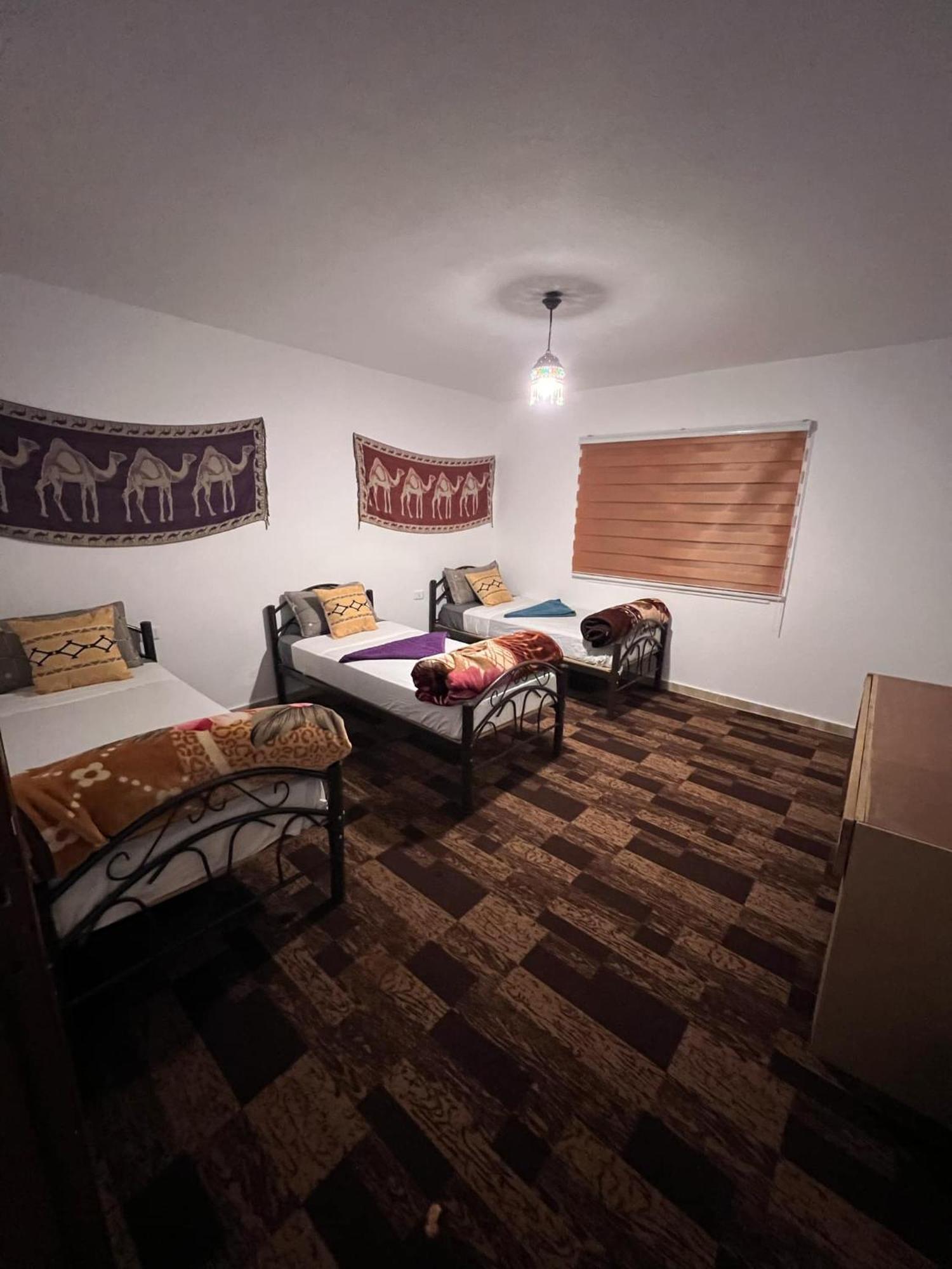 Bed and Breakfast Happy Bedouin House Petra Al Hayy Exterior foto