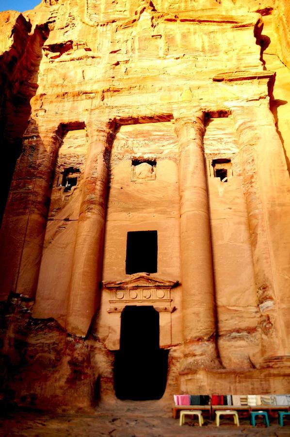 Bed and Breakfast Happy Bedouin House Petra Al Hayy Exterior foto