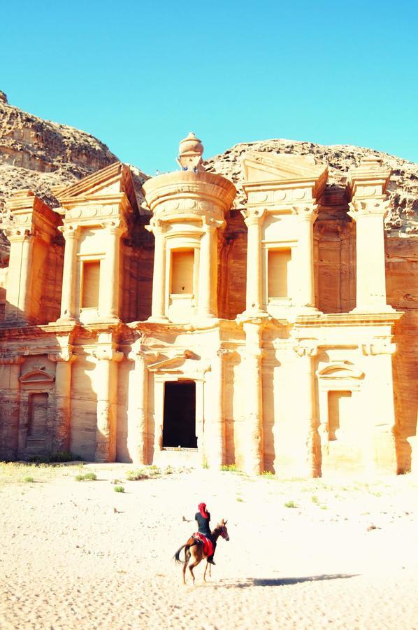 Bed and Breakfast Happy Bedouin House Petra Al Hayy Exterior foto