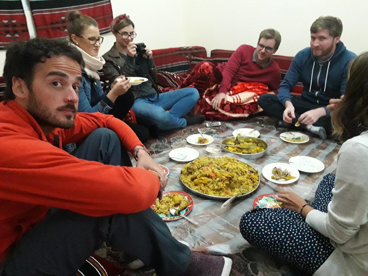 Bed and Breakfast Happy Bedouin House Petra Al Hayy Exterior foto